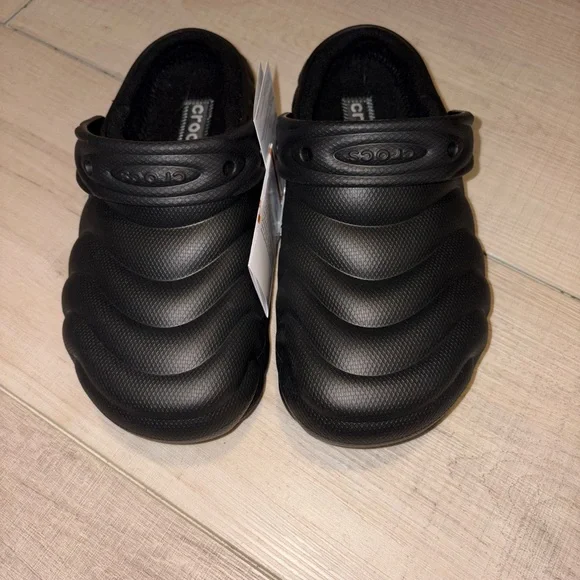 NWT black lined crocs - Picture 5 of 5